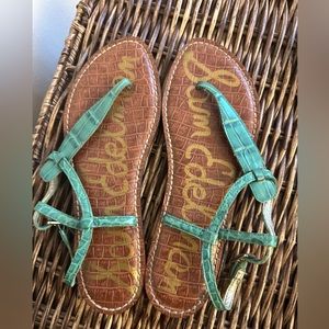 Lightly used Sam Edelman turquoise thong leather sandals size 7.5